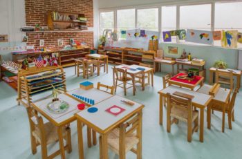 O que é o ambiente preparado Montessori e como ele contribui para o aprendizado?