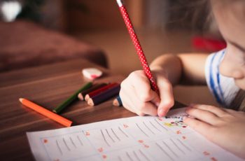 O desenvolvimento da escrita no método Montessori